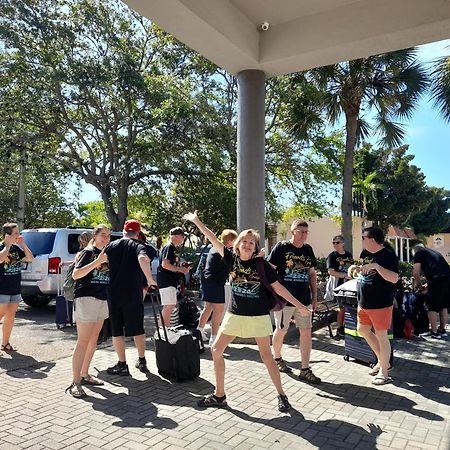 Super 8 Motel By Wyndham Near Fort Lauderdale Arpt Дейния Бийч Екстериор снимка