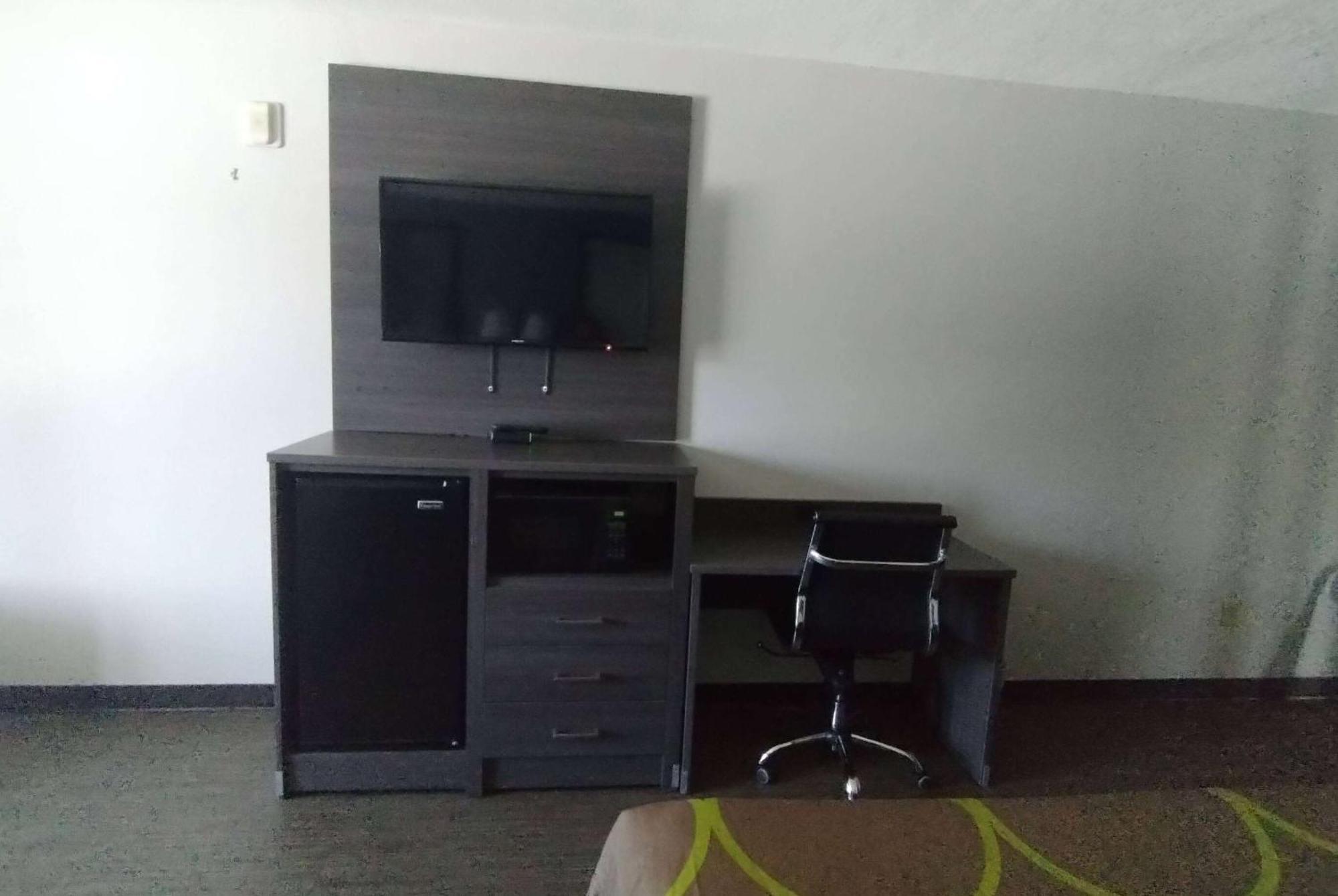 Super 8 Motel By Wyndham Near Fort Lauderdale Arpt Дейния Бийч Екстериор снимка