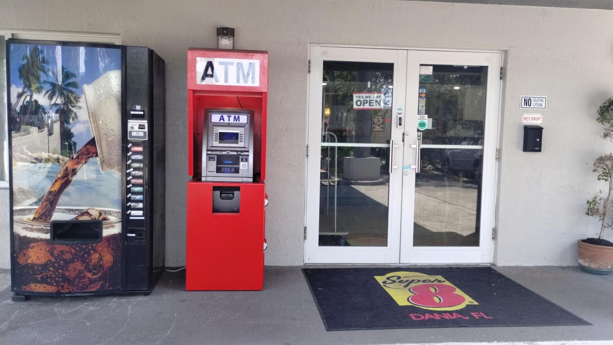 Super 8 Motel By Wyndham Near Fort Lauderdale Arpt Дейния Бийч Екстериор снимка