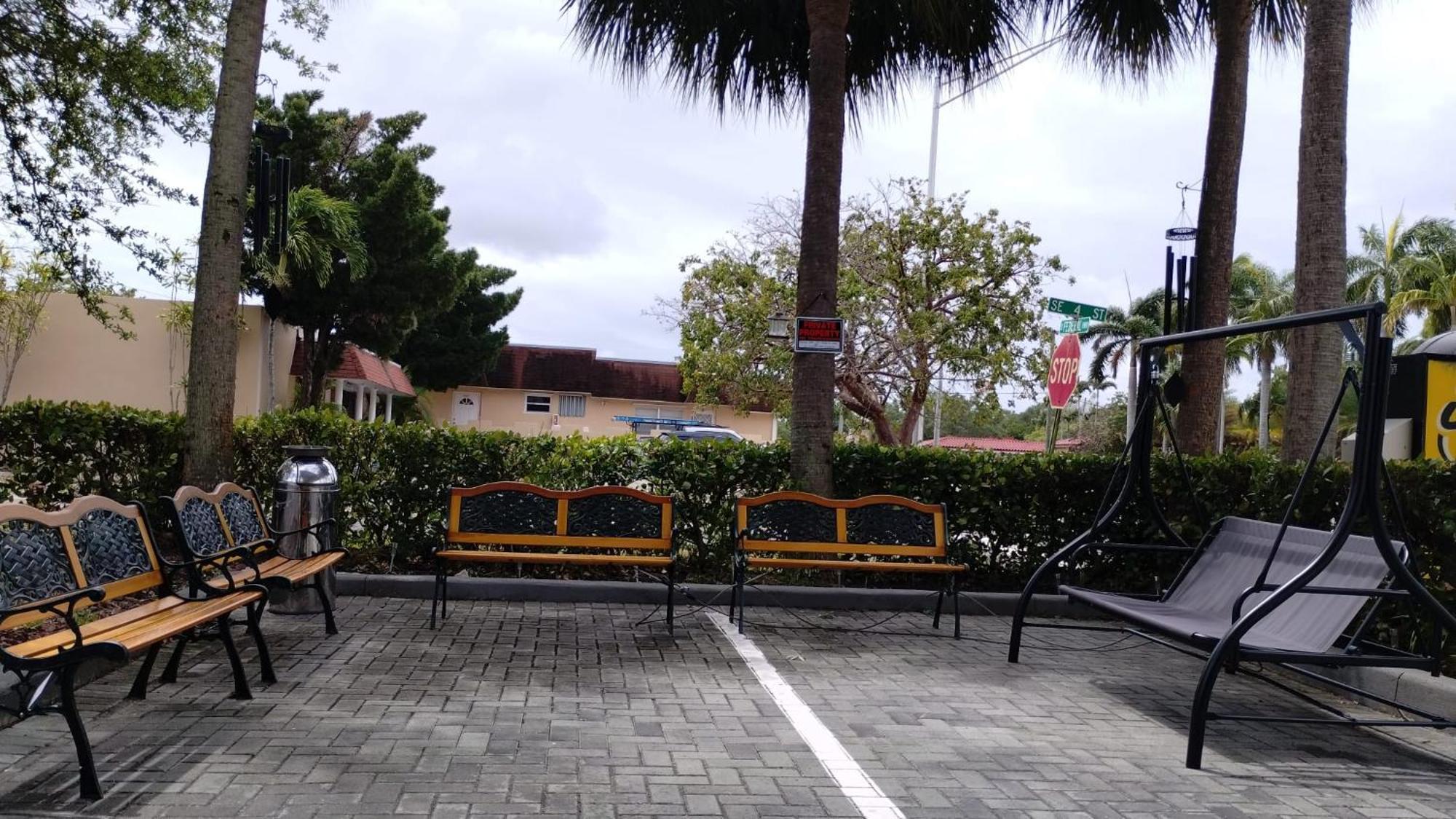 Super 8 Motel By Wyndham Near Fort Lauderdale Arpt Дейния Бийч Екстериор снимка